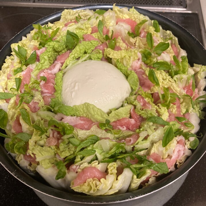 チーズがど〜ん☆白菜と豚肉のミルフィーユ鍋♪